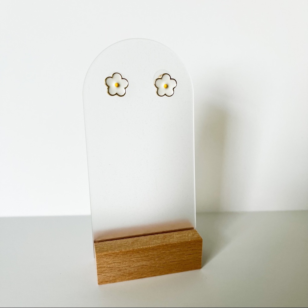 White Dainty Flower Earrings
